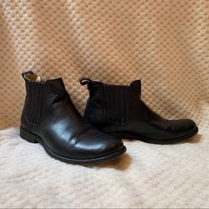 FRYE Phillip Chelsea Boots!